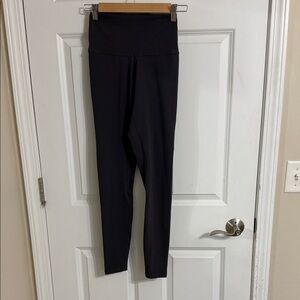 Sleek Black High-Rise Leggings
